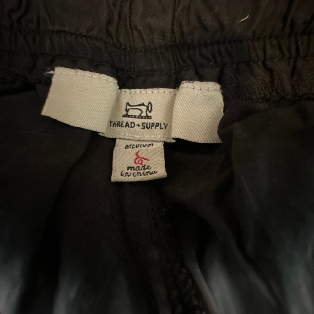 Thread & supply joggers - Picture 3 of 3